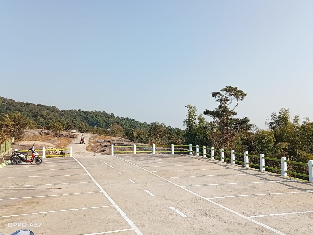 Parking Lot Mawlyngbna